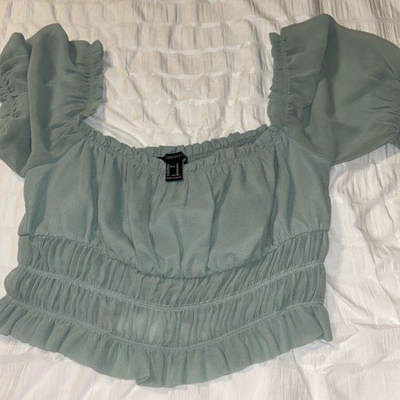 Green top- off shoulder option - Picture 1 of 3